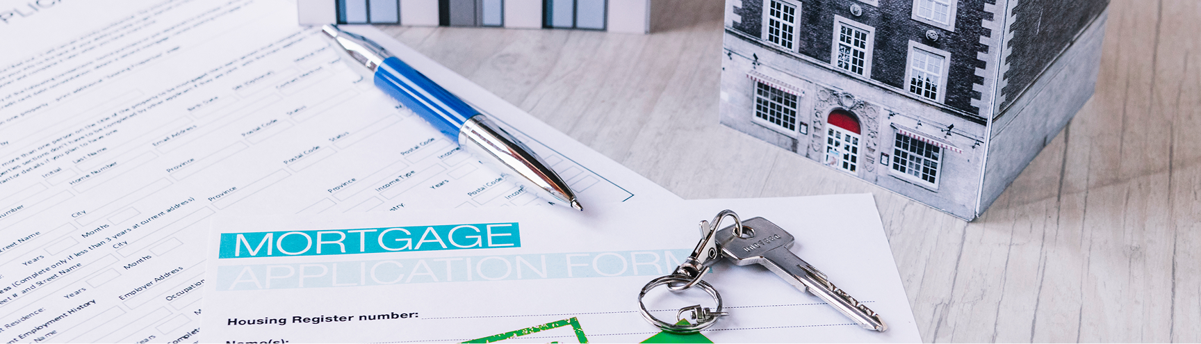 1740100109199230.png new-house-keys-composition-with-papers.png